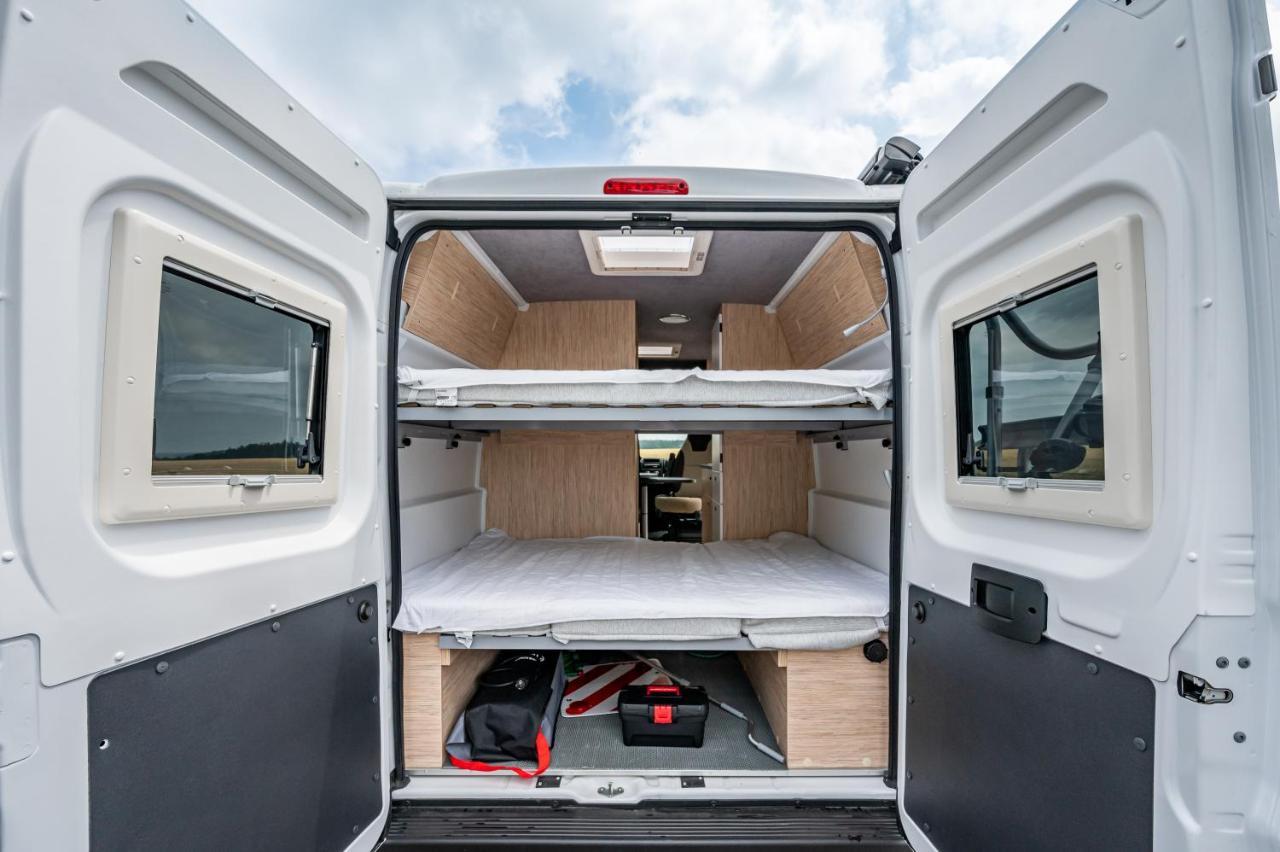 Hotel en barco Campiri Base - Motorhome & Rvs Company Málaga